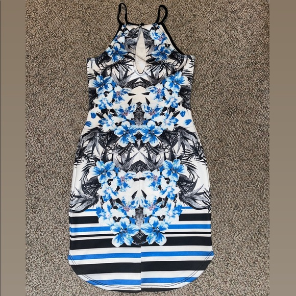 Symmetrical Floral Dress - Picture 2 of 2